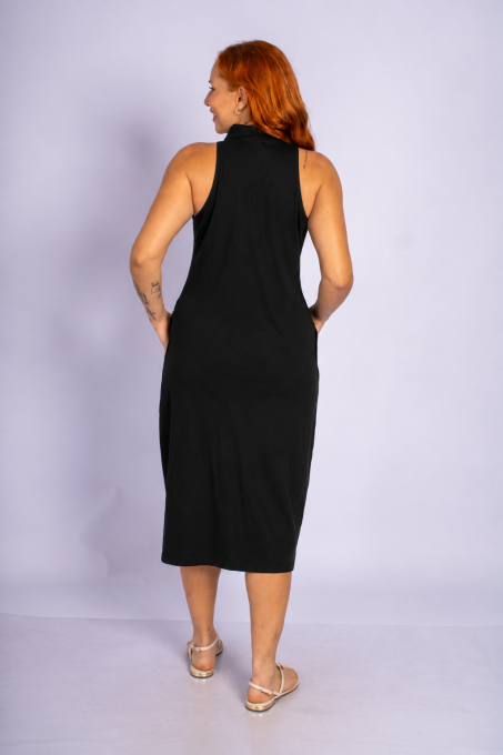 Vestido Midi Com Gola E Botões Frontais Preto