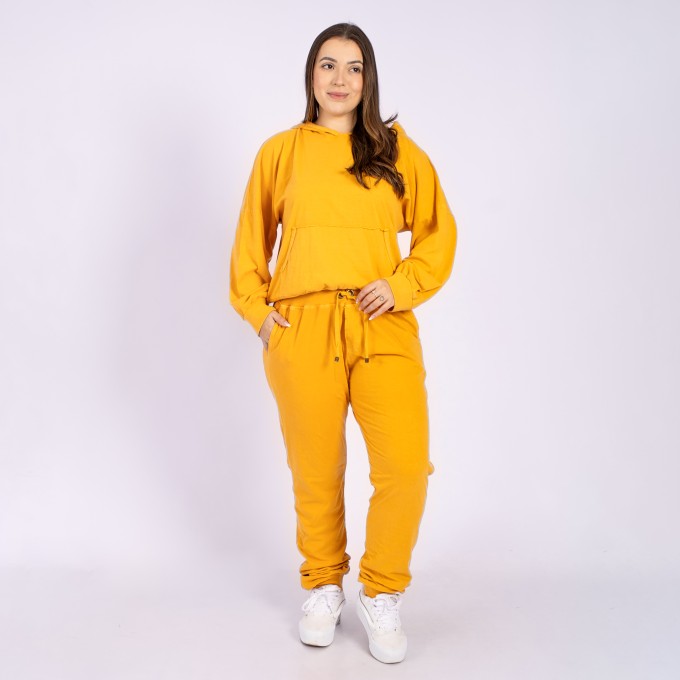 Conjunto Com Capuz E Calça Jogger Mostarda