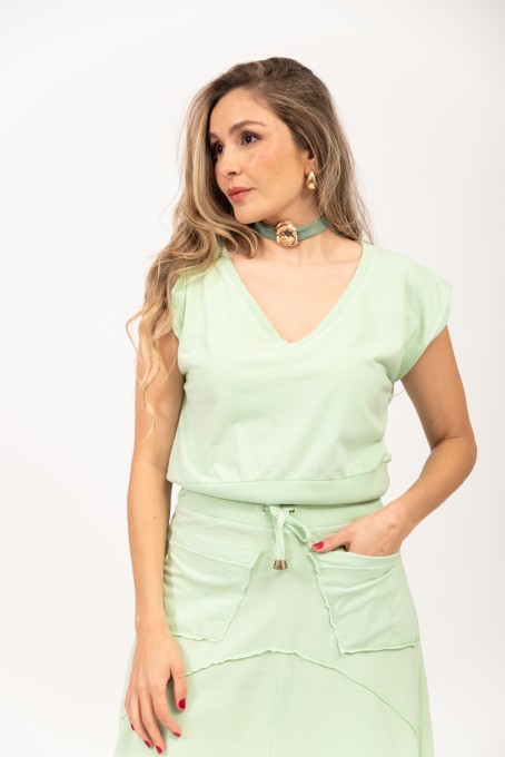 Blusa Com Barra Ribana Decote V Verde Claro