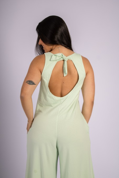 Macacão Pantalona Com Amarração Nas Costas Verde Claro