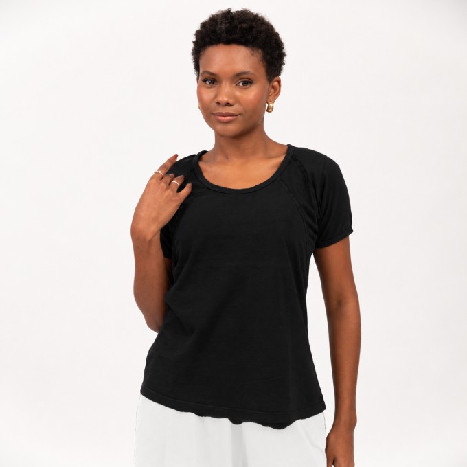 Blusa Manga Curta Com Recortes Preto