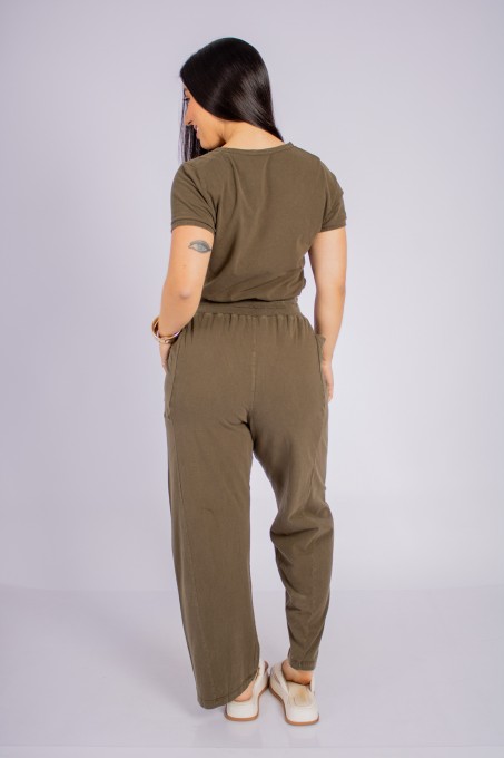 Conjunto Blusa Com Recortes E Calça Reta Com Bolsos Verde Musgo