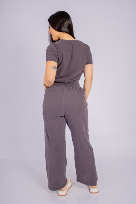 Conjunto Blusa Com Recortes E Calça Reta Com Bolsos Cinza Chumbo