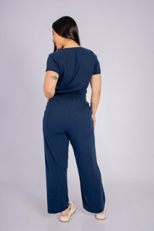Conjunto Blusa Com Recortes E Calça Reta Com Bolsos Azul Marinho