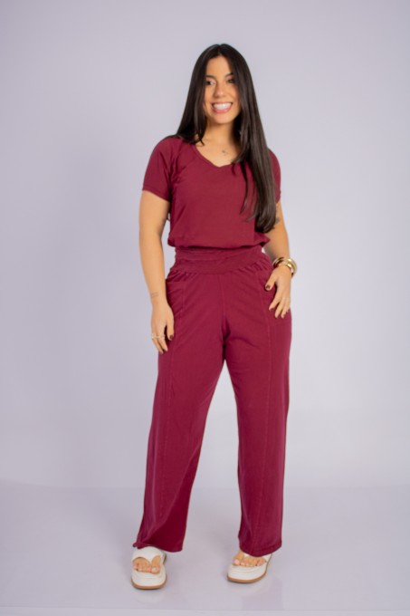 Conjunto Blusa Com Recortes E Calça Reta Com Bolsos Vinho